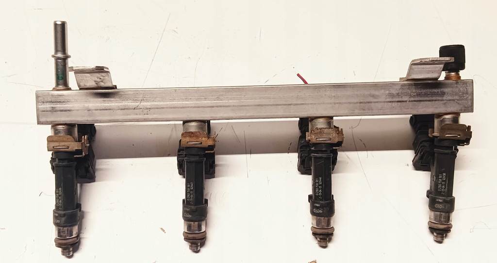 фото №1, Молдинг впрыскная 280151239 opel corsa d