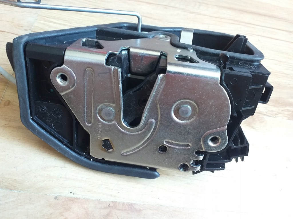 фото №7, Bmw 4 f36 grand coupe 428i 15 замок дверь кронштейн ручка 7380545 7229460