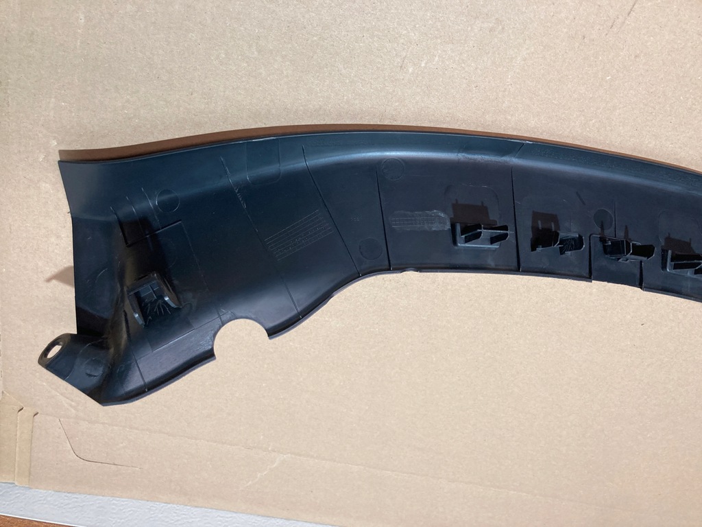 фото №8, Молдинг захист багажника верхній tesla model 3