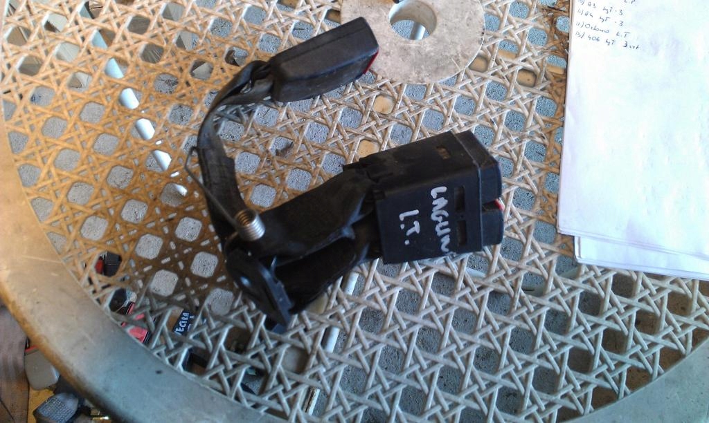 фото №1, Renault laguna i - клипса поперечина задняя левая