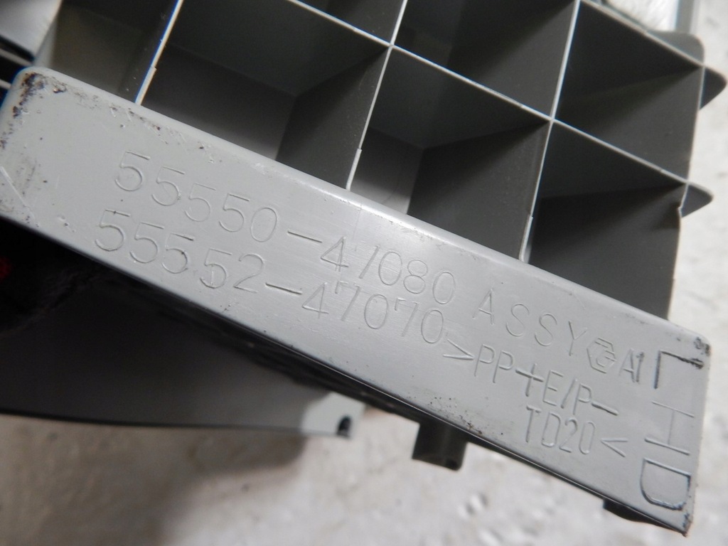 фото №9, Бардачок пассажира toyota prius iii 09-15