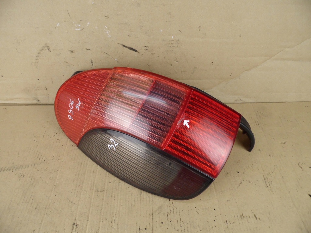 фото №1, Peugeot 306 sw лампа задняя левая