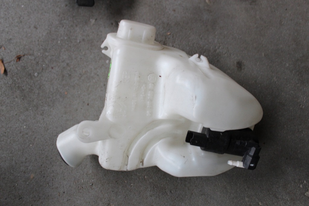 фото №1, Citroen c3 picasso 1.2 бак омывателя