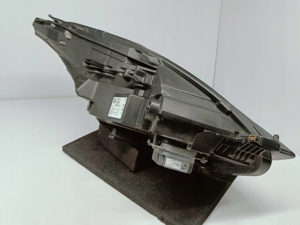 Tesla model 3 y рестайлінг  20- фара ліва перед передня full led європа  1514952-00-d в Україні