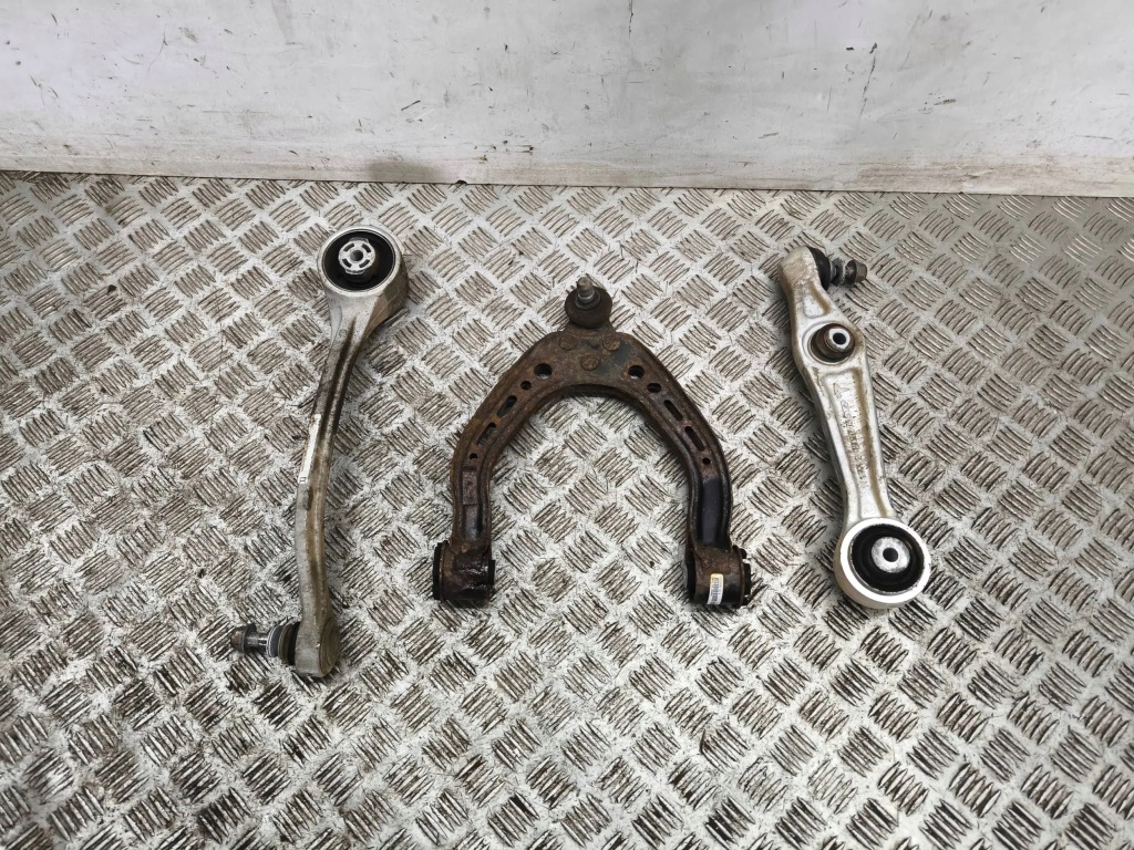 Купити Tesla model s 600893000a перед права важелі