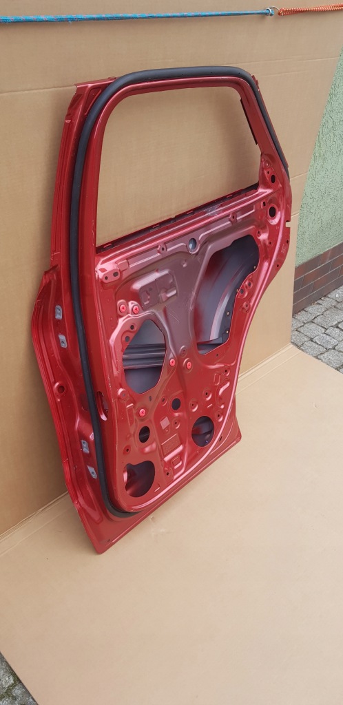 Купить Mazda cx30 дверь задняя задняя правое  dgh972010