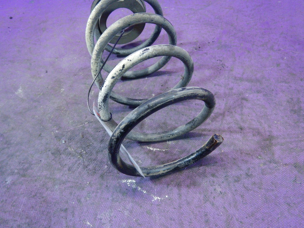 Opel adam 12- пружина задня підвіска задня Доставка