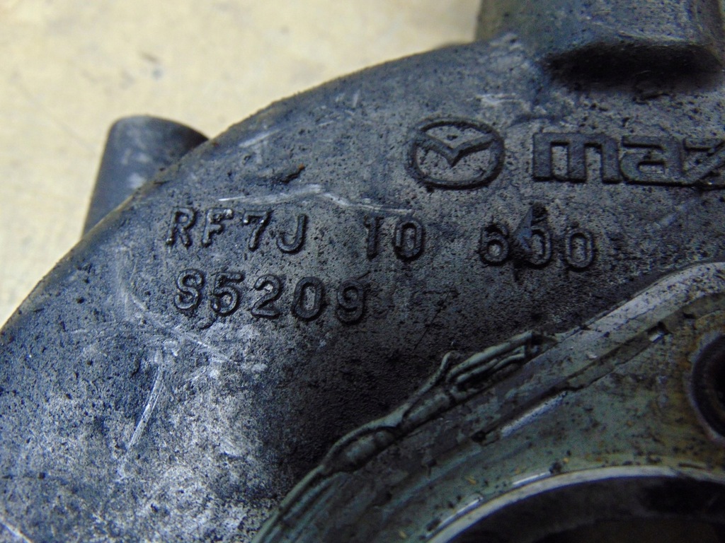 фото №9, Корпус захист розподільного валу mazda 6 2.0d rf7j10600