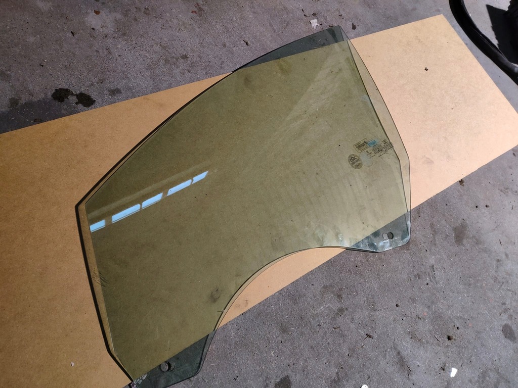 фото №1, Скло передня ліва mazda 3 2013-2018