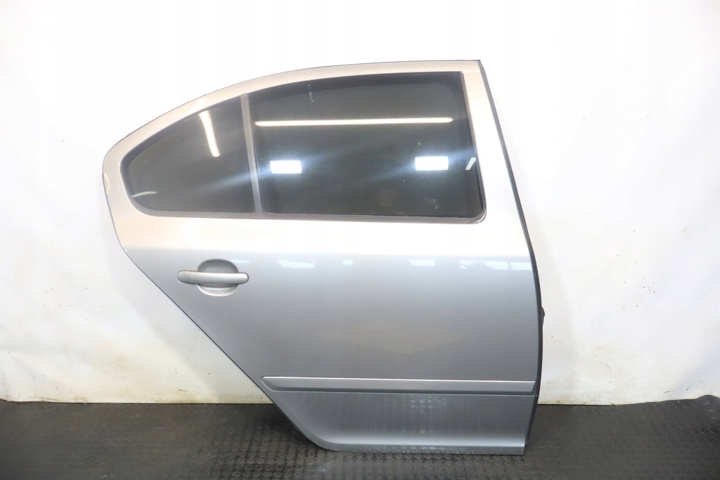 фото №1, Дверь правый задняя skoda octavia ii lift 9202 хэтчбек
