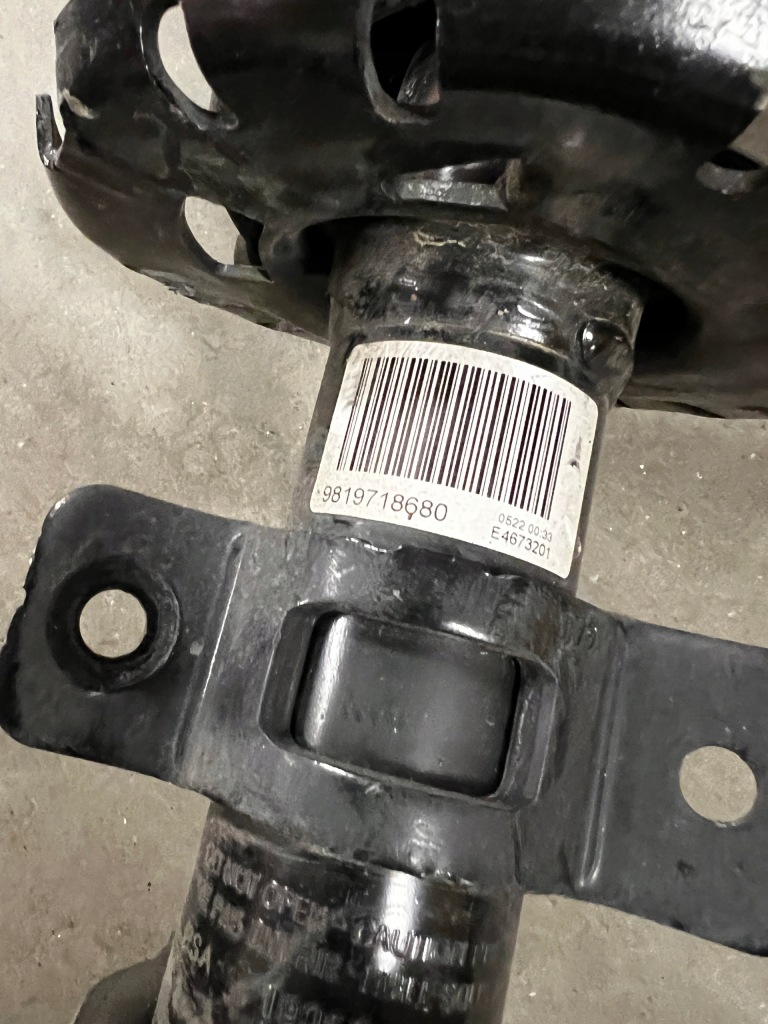 Купить Рычаг поворотный кулак амортизатор перед правый  peugeot 3008 2 5008 2 1.2 thp