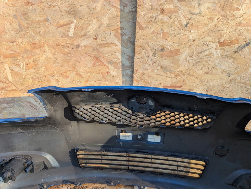 Toyota yaris 2 2 рестайлинг  09-12 бампер перед передний цвет 8t7 Недорого