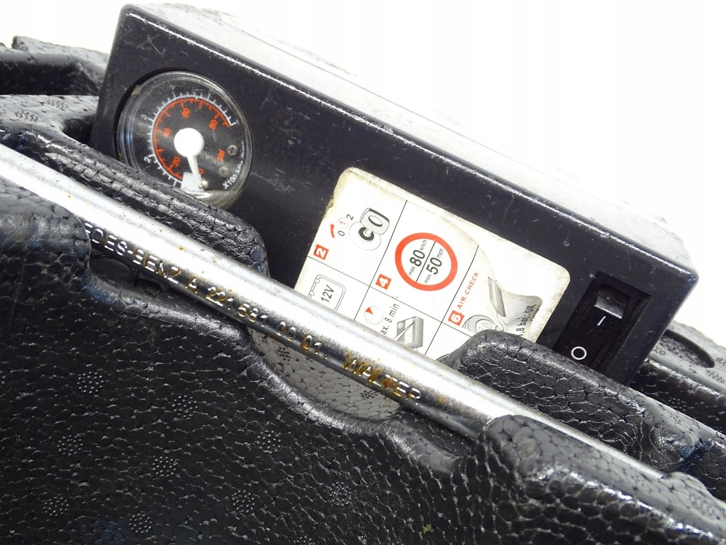 фото №7, Вкладыш пена багажника болт компрессор mercedes w251 a2518990461