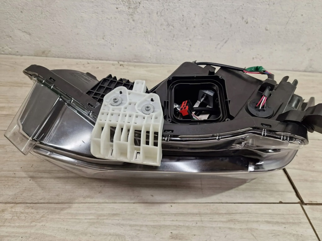 фото №9, Права лампа перед nissan leaf ii 2 ze1 full led 17