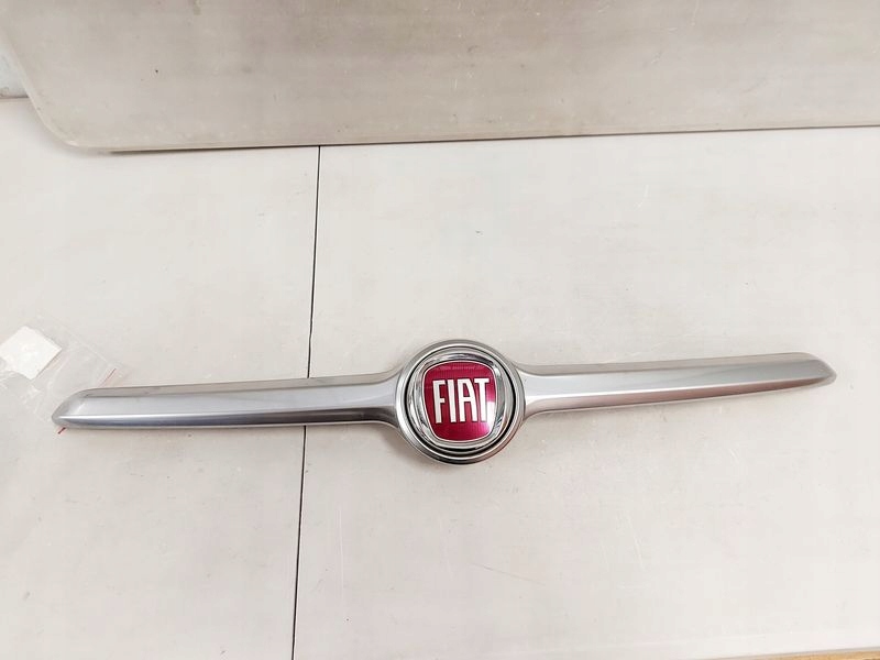 фото №1, Fiat 500x молдинг бампера перед накладка емблема 07356261380