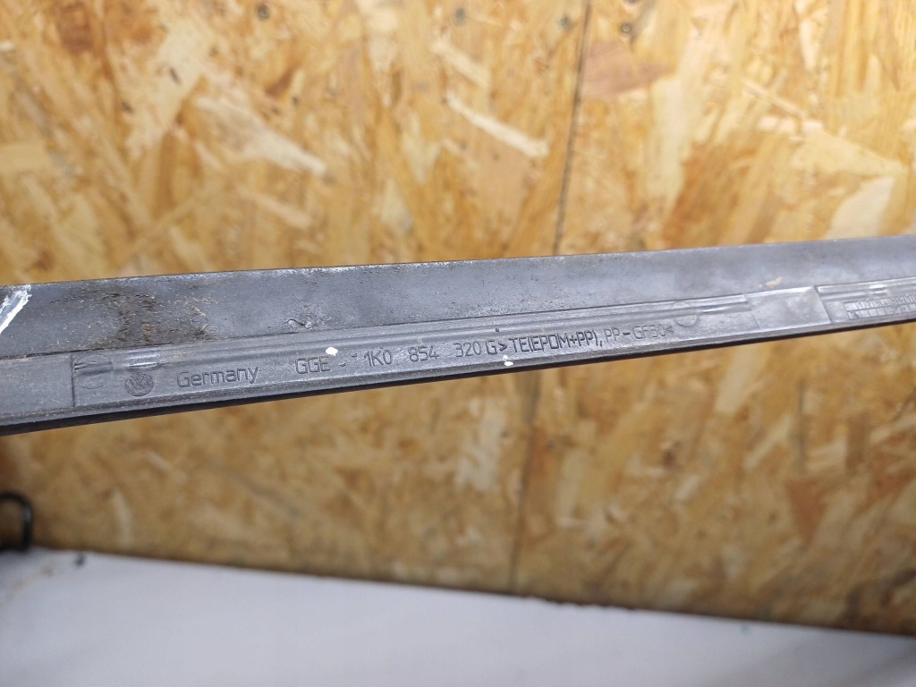 Молдинг скло передньої 1k0854320g vw golf v 1k права оригінал 2195 в Україні