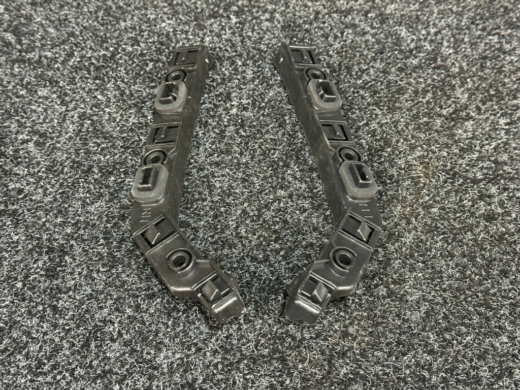 фото №1, Jeep renegade напрямна кронштейн бампера правий лівий задня 51959923sx 51959922dx