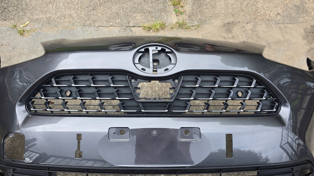 фото №8, Toyota yaris cross 20- бампер перед решётка радиатора хром pdc оригинал неклеенный