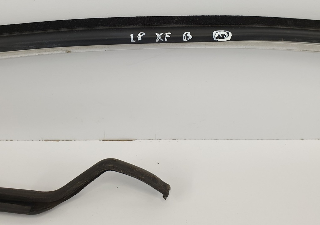 фото №5, Молдинг прокладка скло лівий перед jaguar xf x250