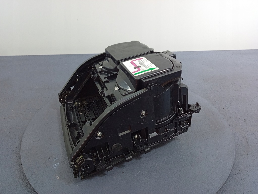 фото №7, Mercedes gls w167 кронштейн na кружки a1678109903