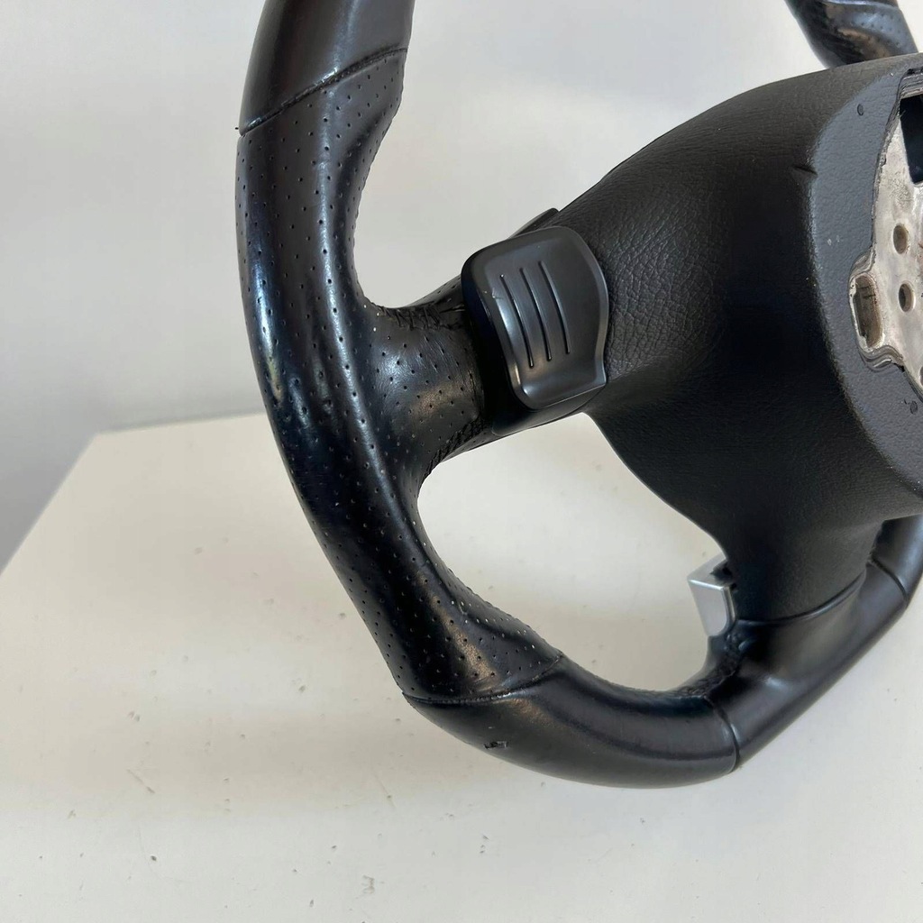 фото №12, Vw golf v 5 r32 gti scirocco повітропровід dsg шкіра зрізана мультифункція 1k841