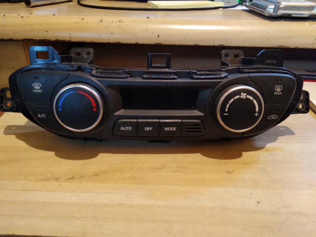 фото №1, Hyundai i10 ii 13- панель обдув кондиционера