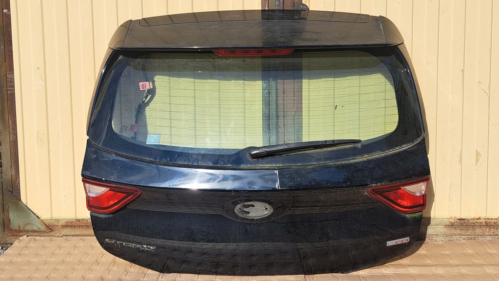 фото №1, Kia stonic - задняя крышка багажника комплектная