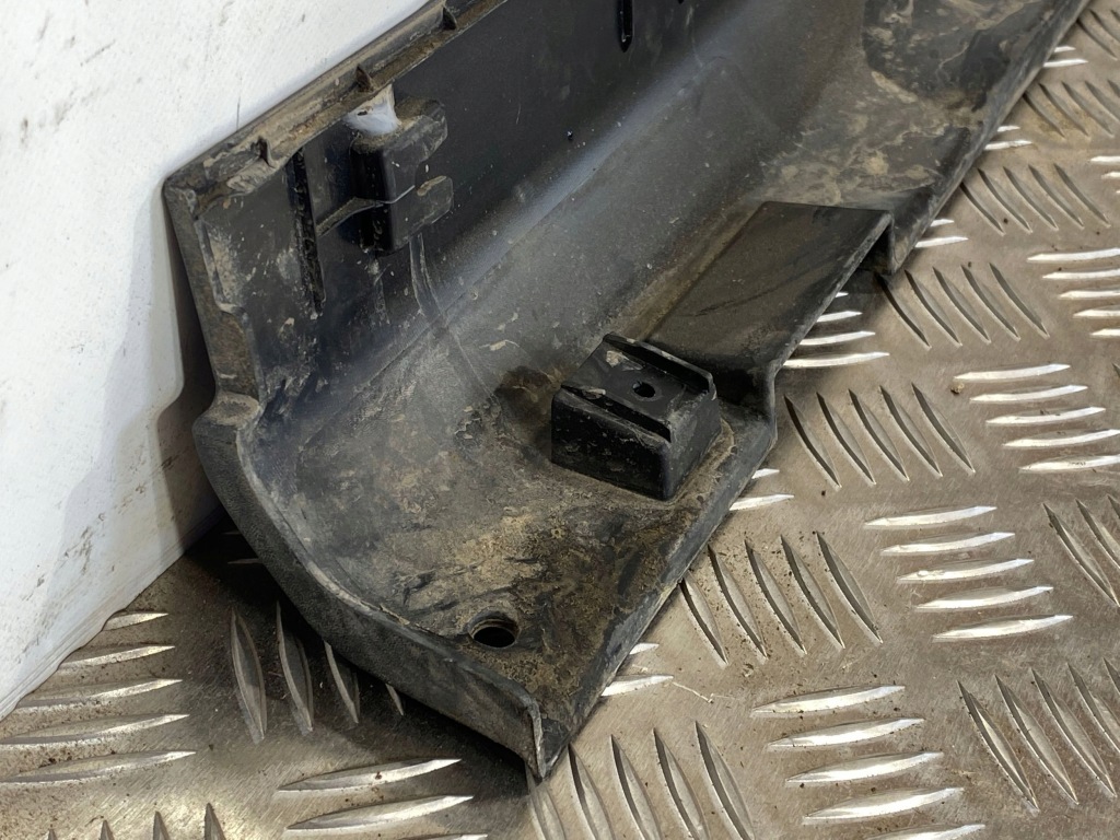 2022 ssangyong korando накладка поріг Зі Шроту