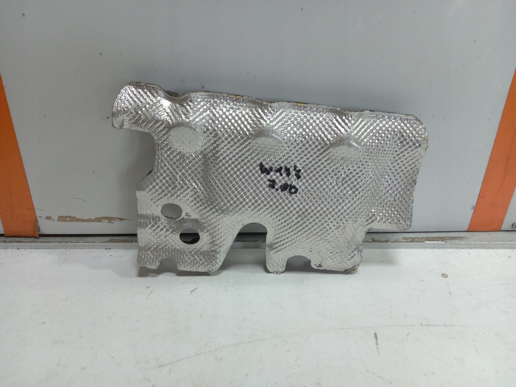 фото №1, Mercedes w177 1.5 защита тепловая выхлоп a6542260385