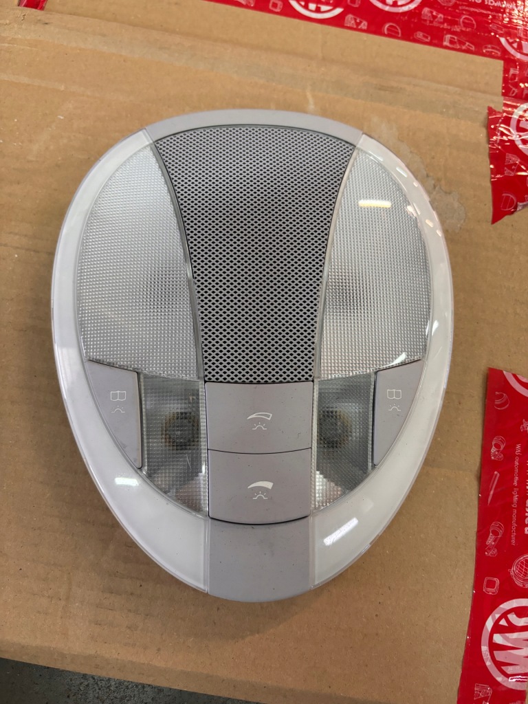 фото №1, Mercedes w211 e-klasa лампа pdsufitki a2118202001