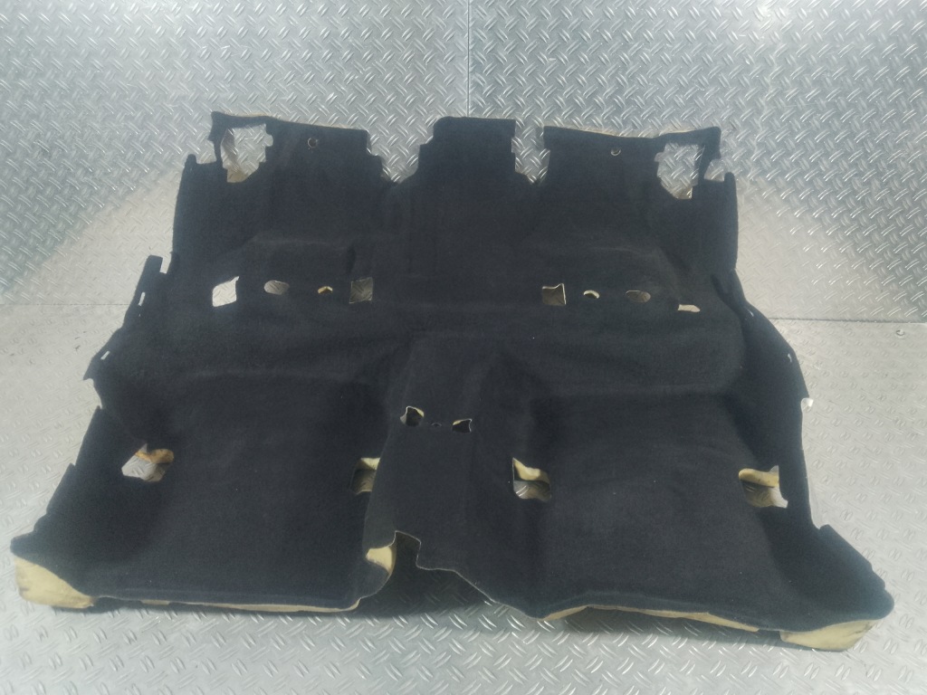 фото №1, Mercedes gla x156 обшивка коврик задняя задняя