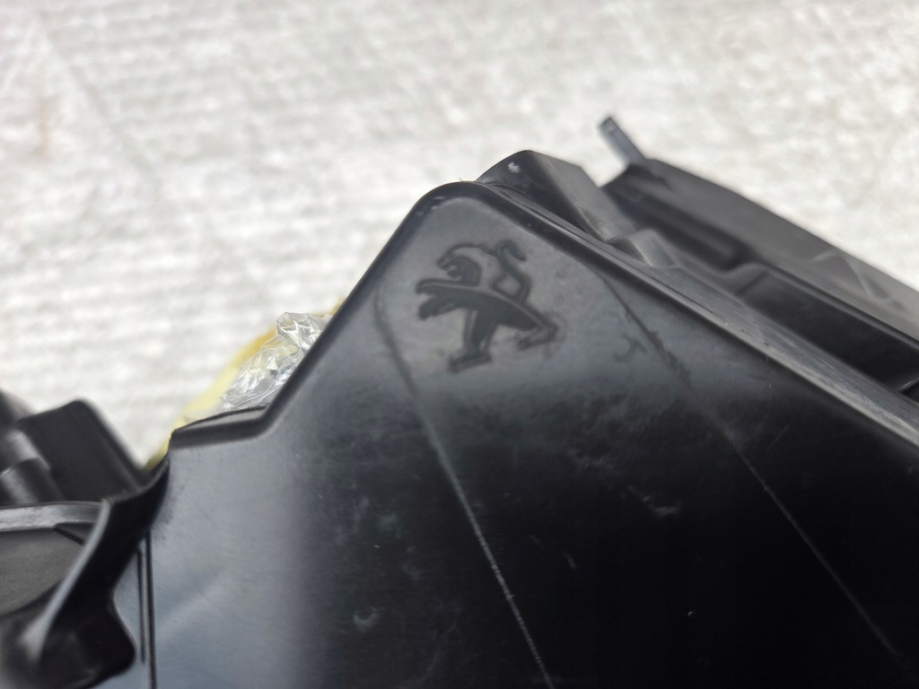 фото №8, Peugeot 208 i lift led лампа перед права 9810805880