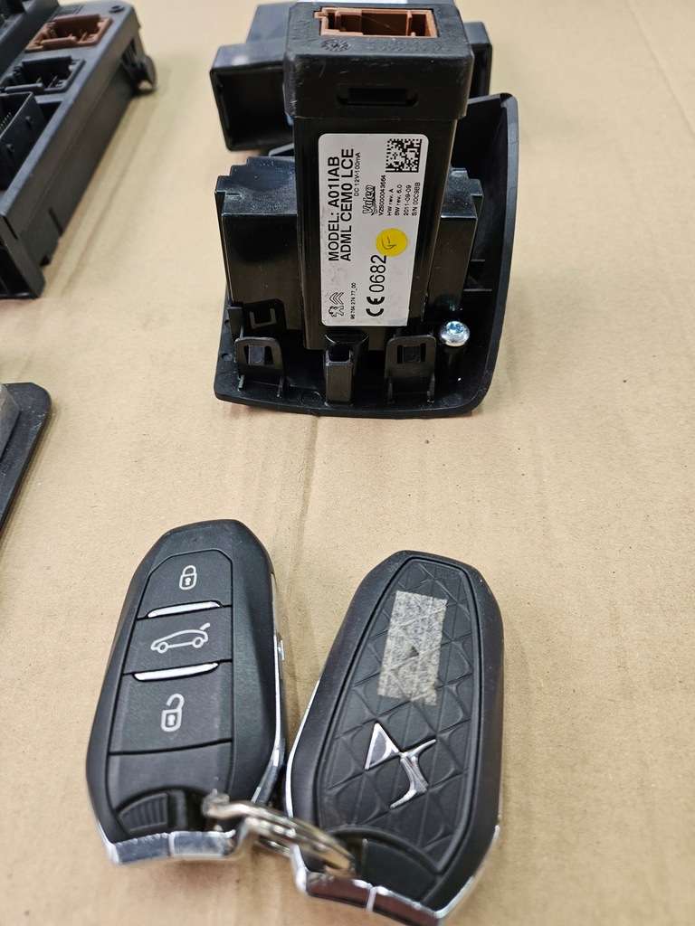 фото №6, Citroen ds5 2.0 hdi keyless ключи замок зажигания bsi бортовой компьютер набор стартовый