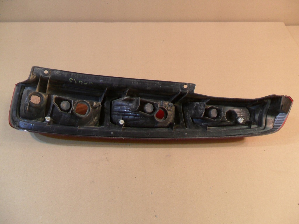 фото №12, Nissan x-trail t30 лампа задняя левая