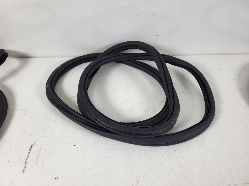 фото №1, Vw t-roc прокладка дверь задняя правая