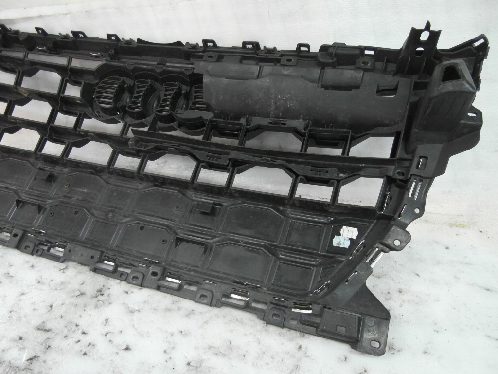 Решётка радиатора решётка  радиатора audi q2 81a853651h nr99 Киев