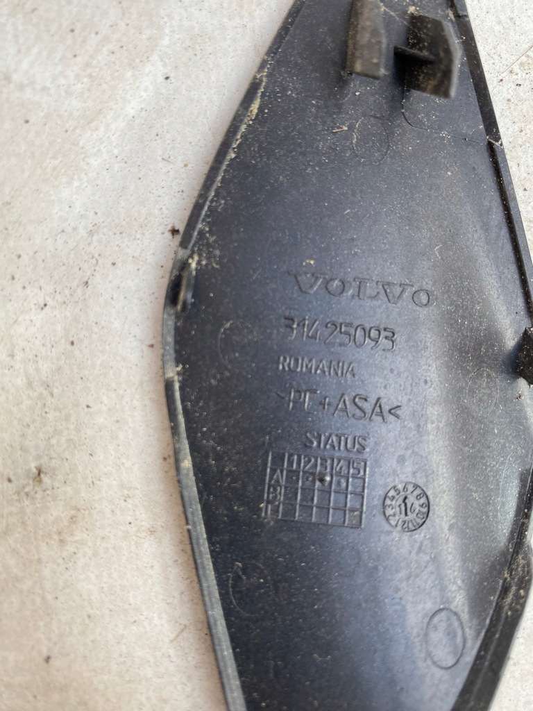 фото №3, Volvo xc60 r-desing заглушка hak перед 31425093