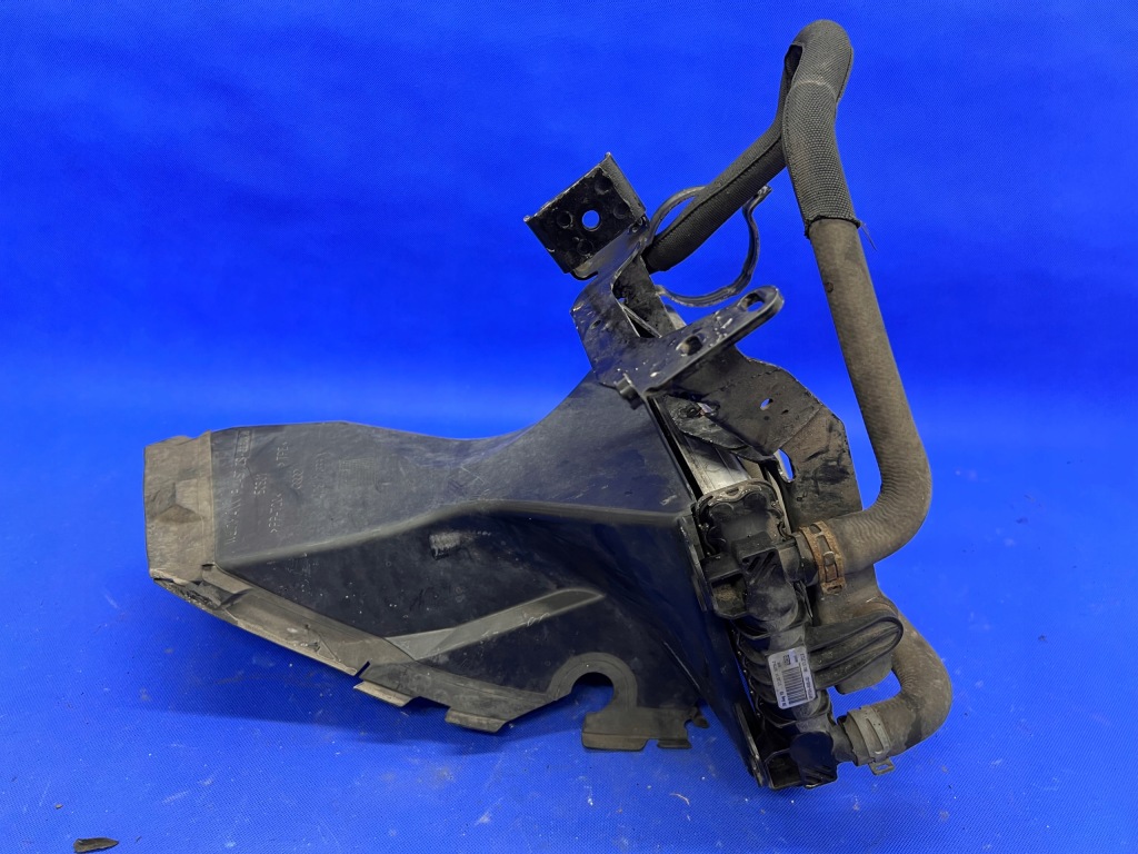 Audi a6 a7 c7 3.0 tfsi дополнительная радиатор воды 8k0121212b 4g0121333a в Украине