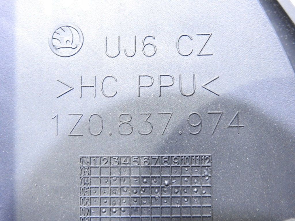 фото №9, Треугольник защита зеркало правая skoda octavia ii