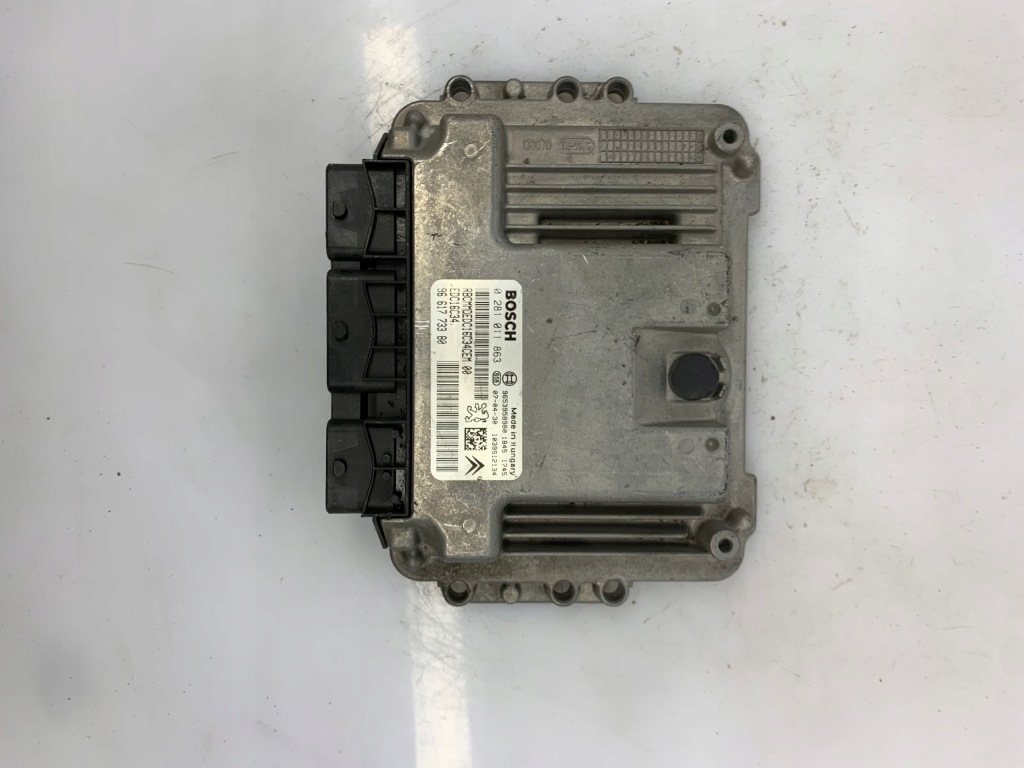 Купити Бортовий комп'ютер двигуна psa 0281011863 9661773380
