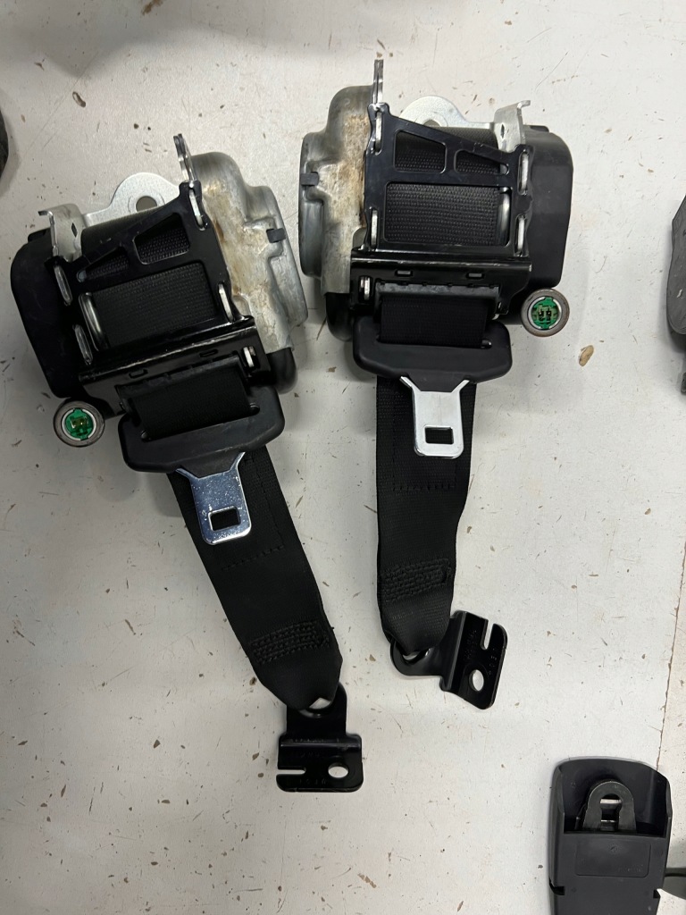 Bmw x1 f48 ремни безопасности перед задний оригинал в Украине