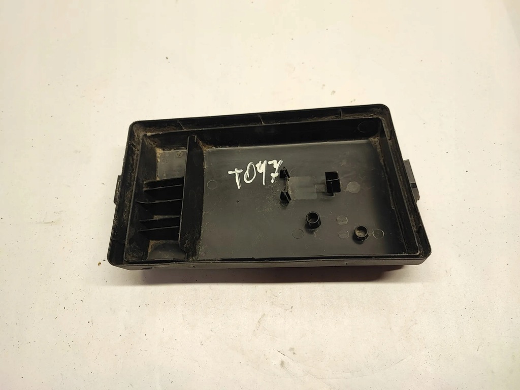 фото №9, Кришка коробка запобіжників vw jetta mk7 5q0937132 1.4l бензиновий 110kw