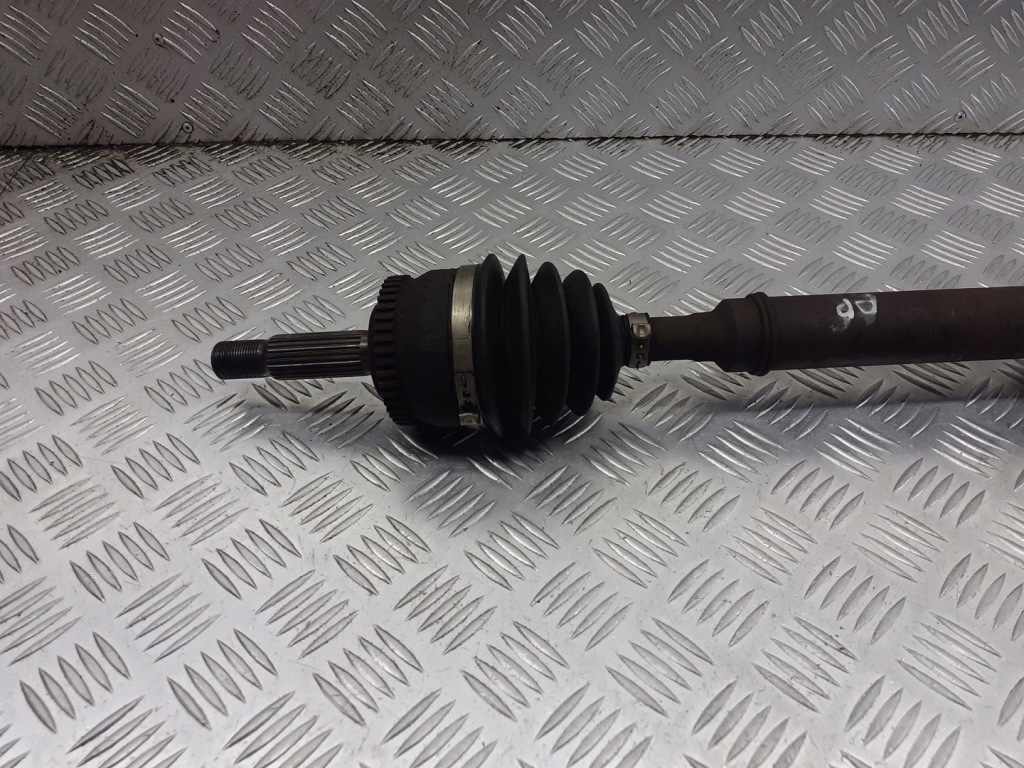 фото №3, Привідний вал права передня volvo v40 1.8