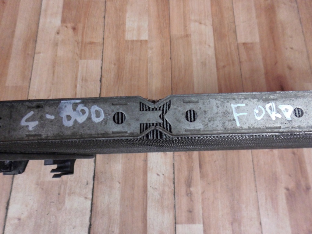 Ford focus 3 mk3 1.6 tdci c-max connect радіатор води bv618005bc Зі Шроту