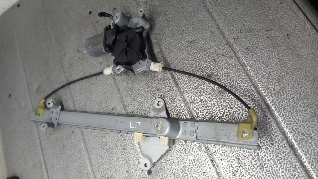 фото №1, Подъемник левый задняя nissan primera p12 1.9dci 03r