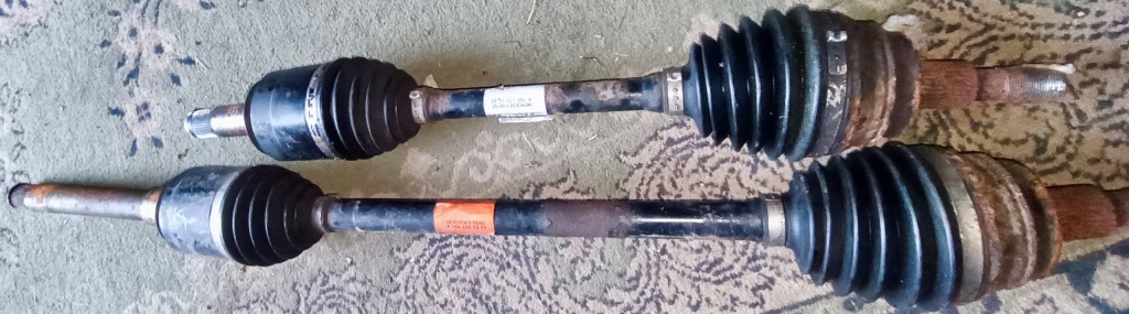 Купити Привідний вал ліва w166 mercedes gls ml gle gl 166 3.5cdi a1663303300