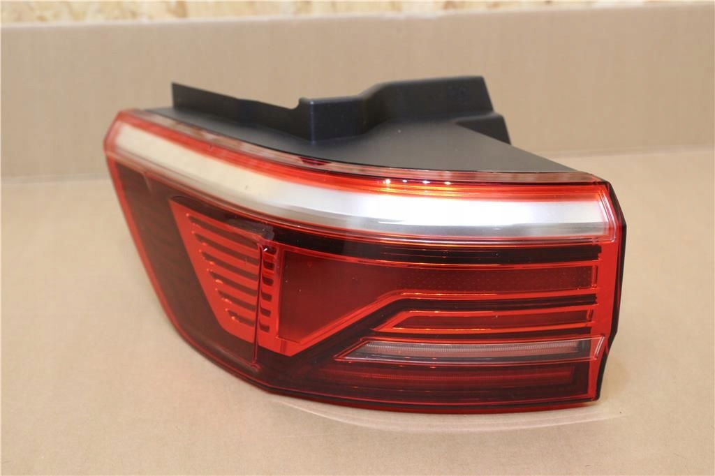 фото №1, Vw t7 multivan лампа задняя левая led 7t0945095b 7t0