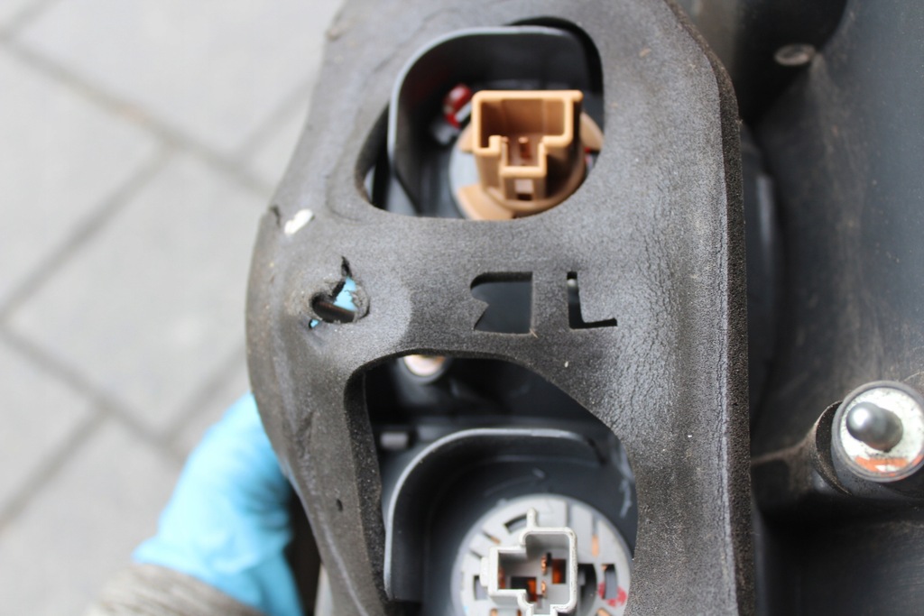 фото №10, Лампа левая задняя задняя avensis verso