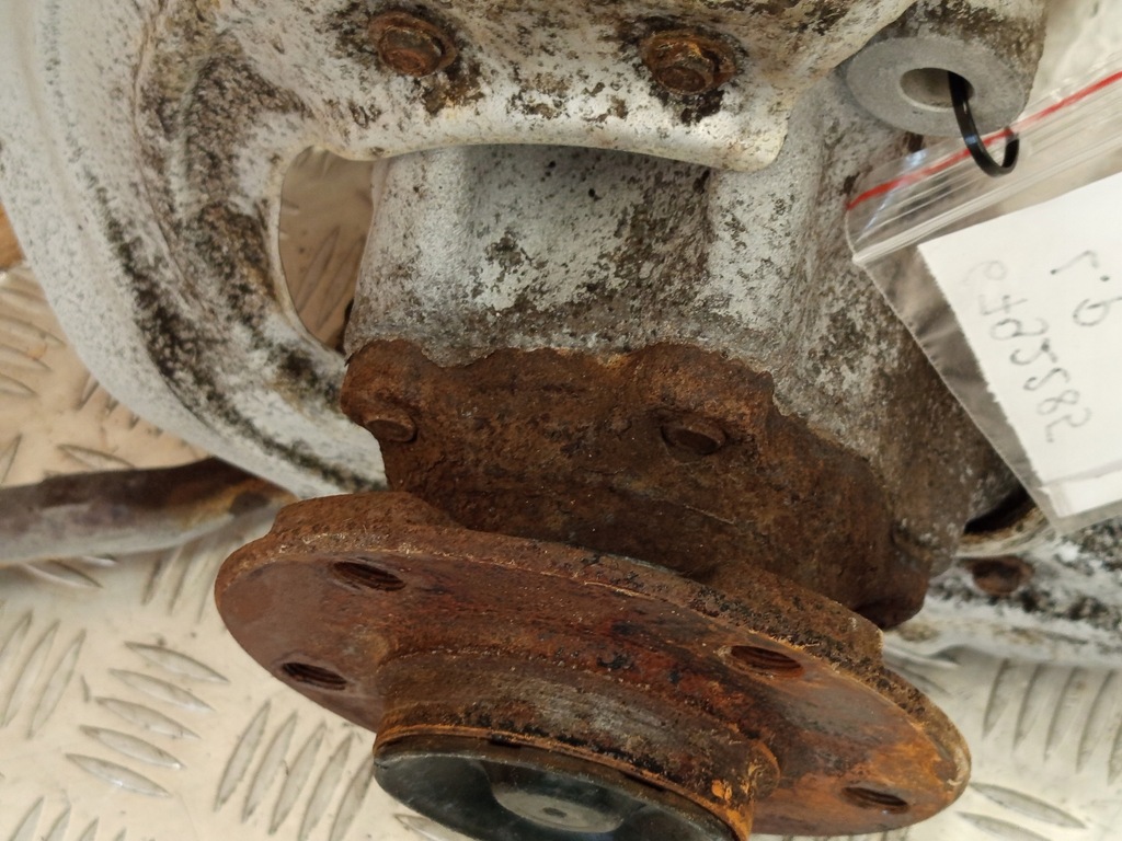 фото №13, Bmw f20 поворотный кулак рычаг левый перед 6792285