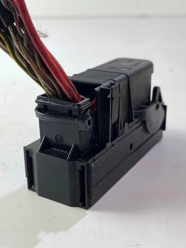 фото №5, Штекер колодка насоса abs volvo s40 ii v50 c30